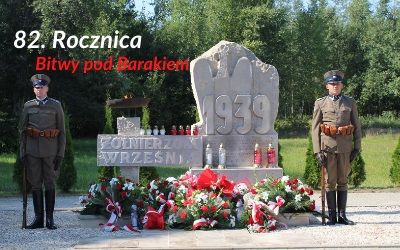 82. ricznica bitwy pod Barakiem. W tle pomnik "Żołnierzy Wrzesień 1939 roku"