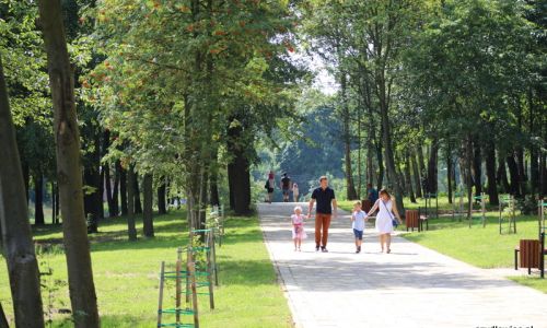 
Celem projektu jest poprawa środowiska miejskiego poprzez rozwój zieleni nad zalewem w Mieście ...